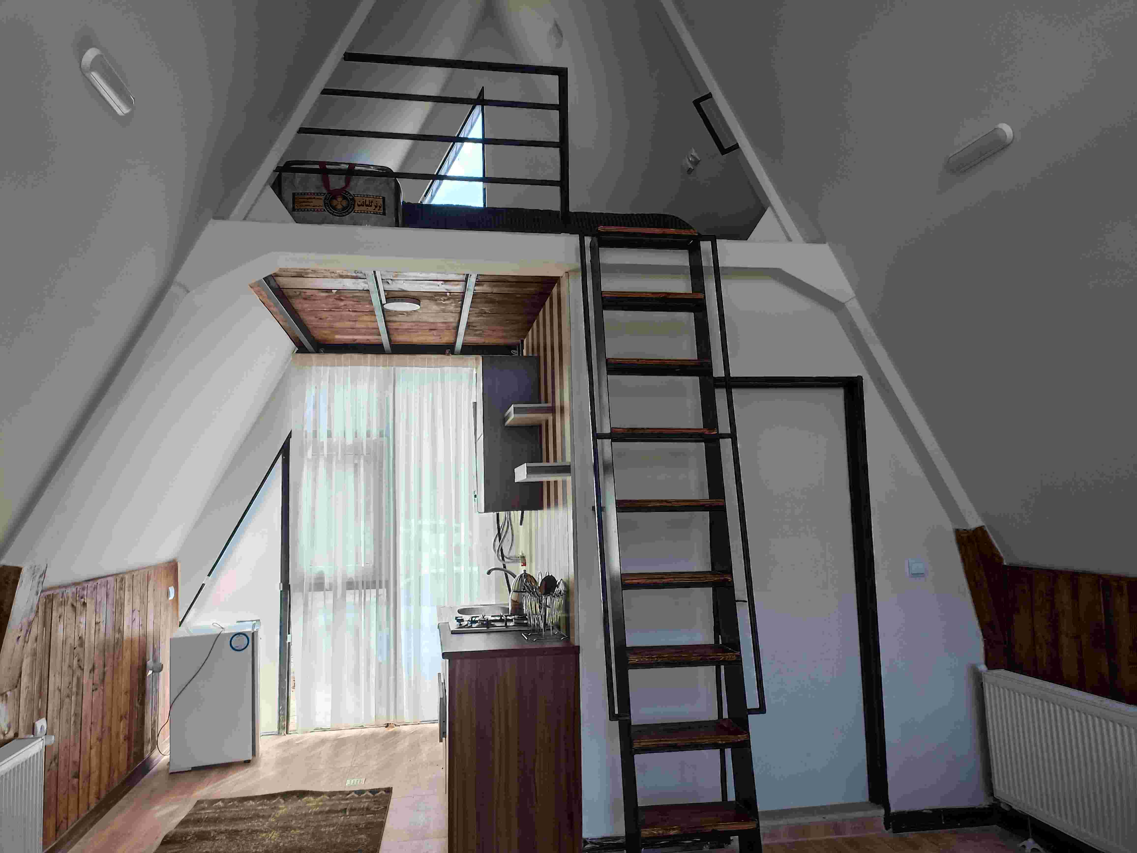 تصویر قوی سفید اوان