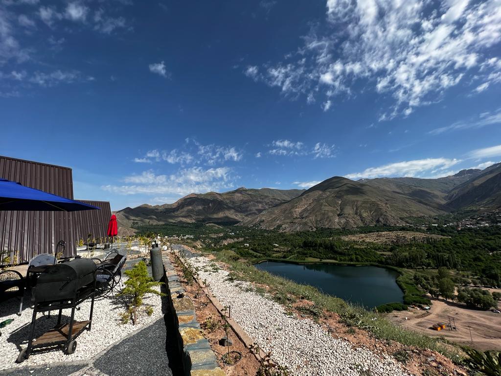 تصویر قوی سفید اوان