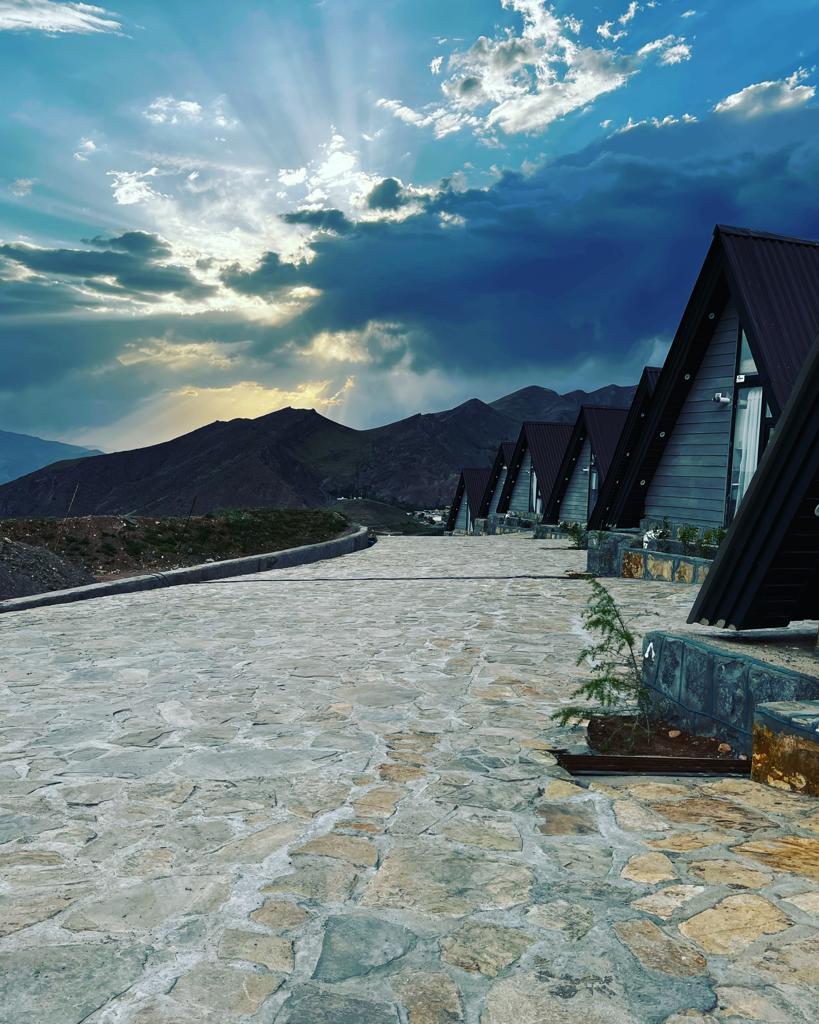 تصویر قوی سفید اوان