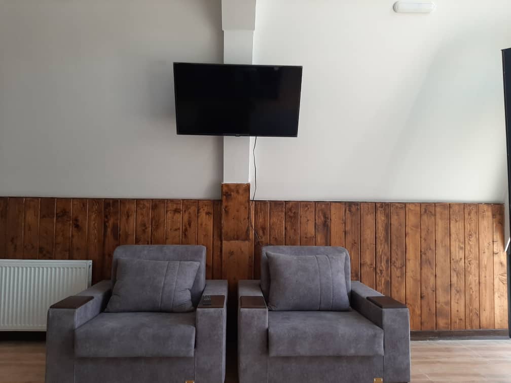 تصویر قوی سفید اوان