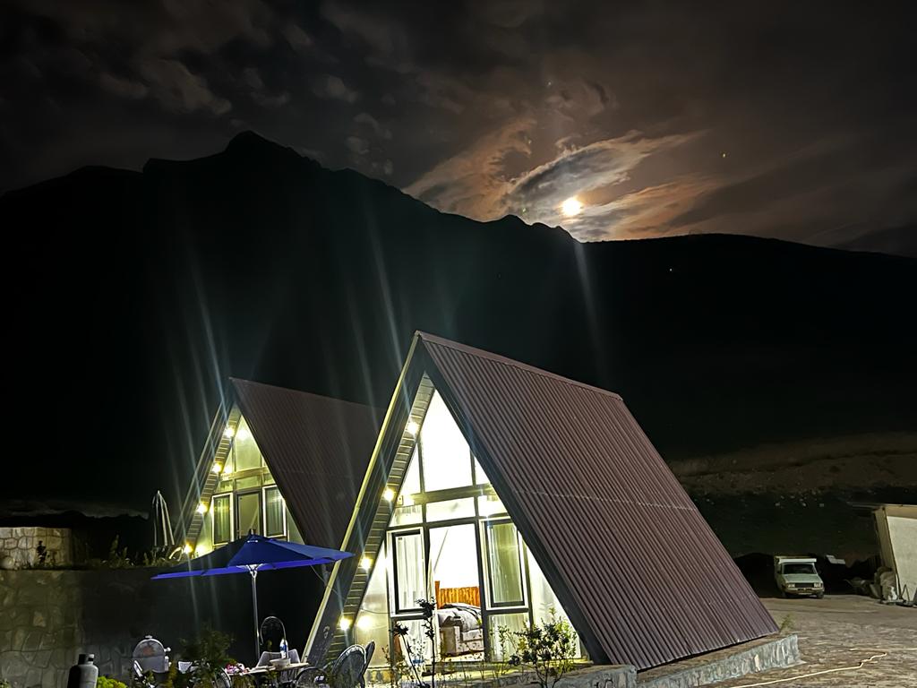 تصویر قوی سفید اوان