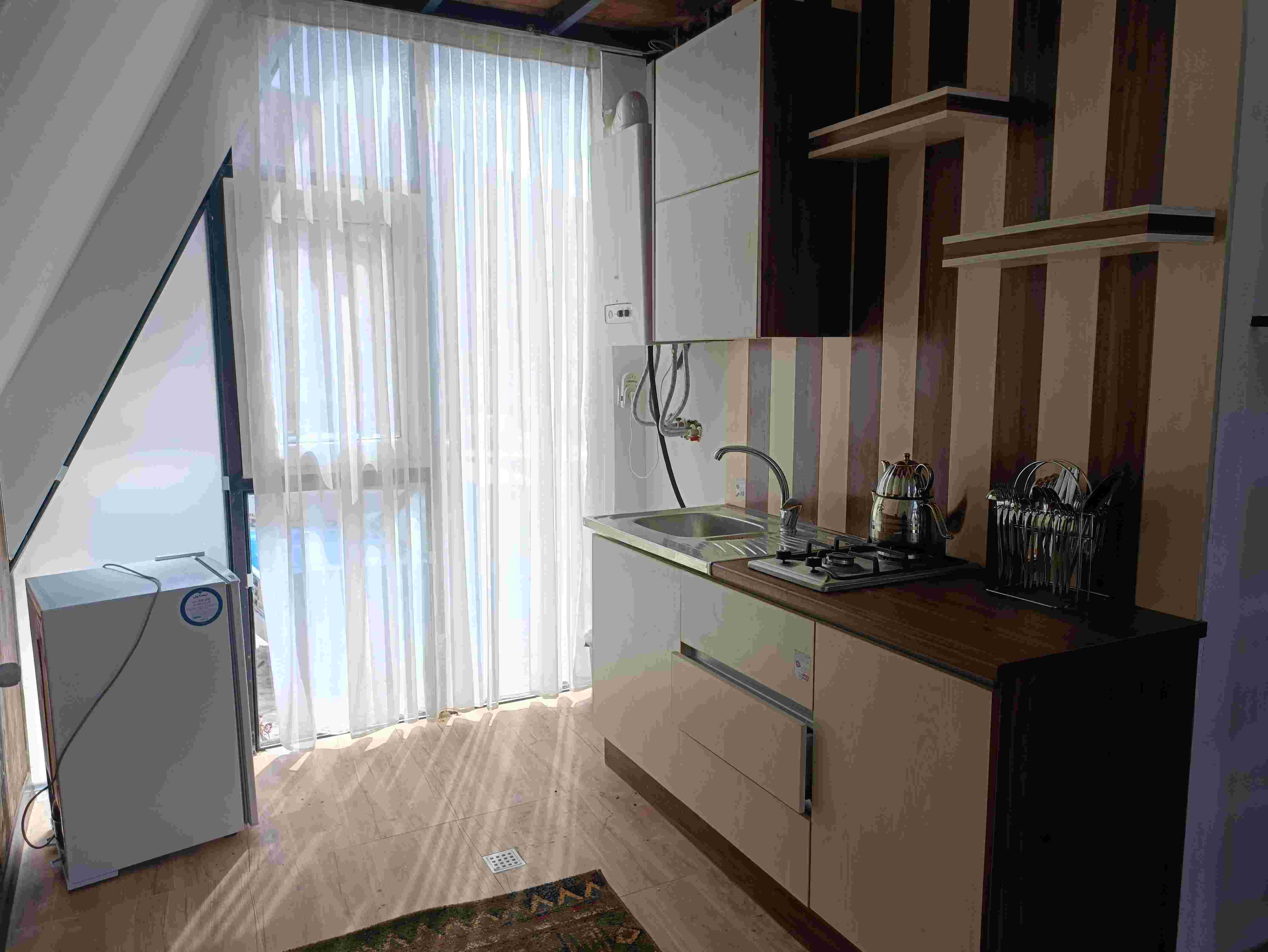 تصویر قوی سفید اوان