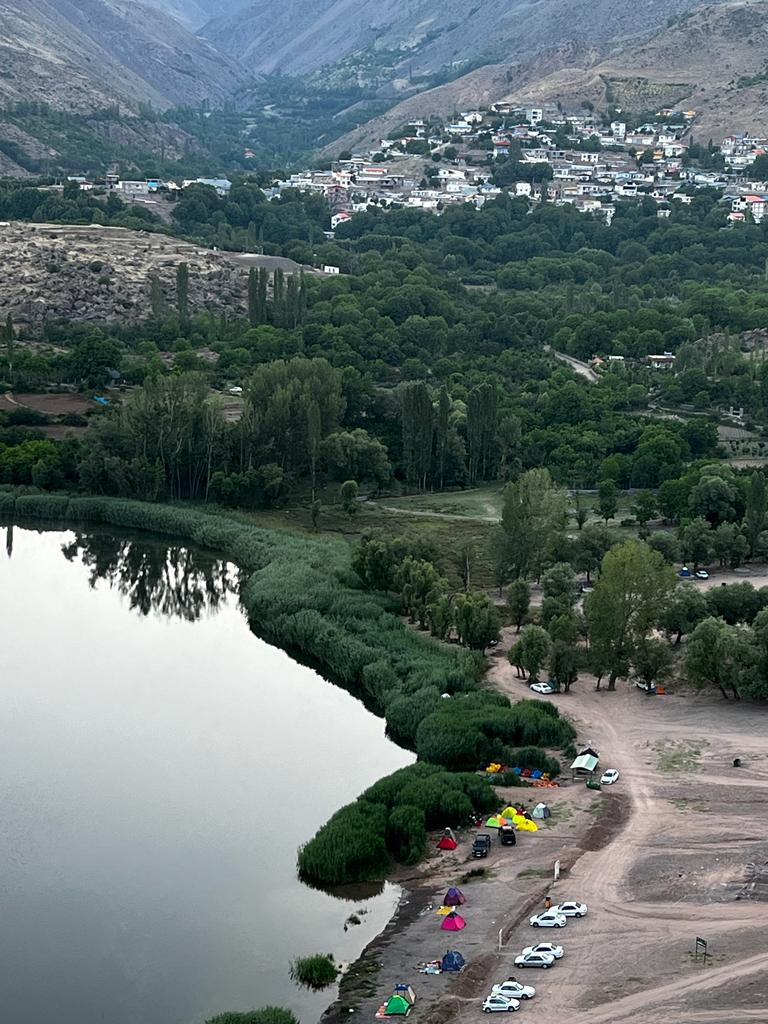 تصویر قوی سفید اوان