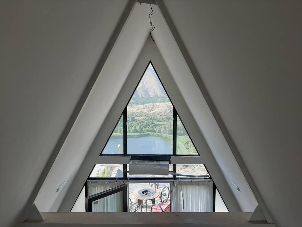 تصویر قوی سفید اوان