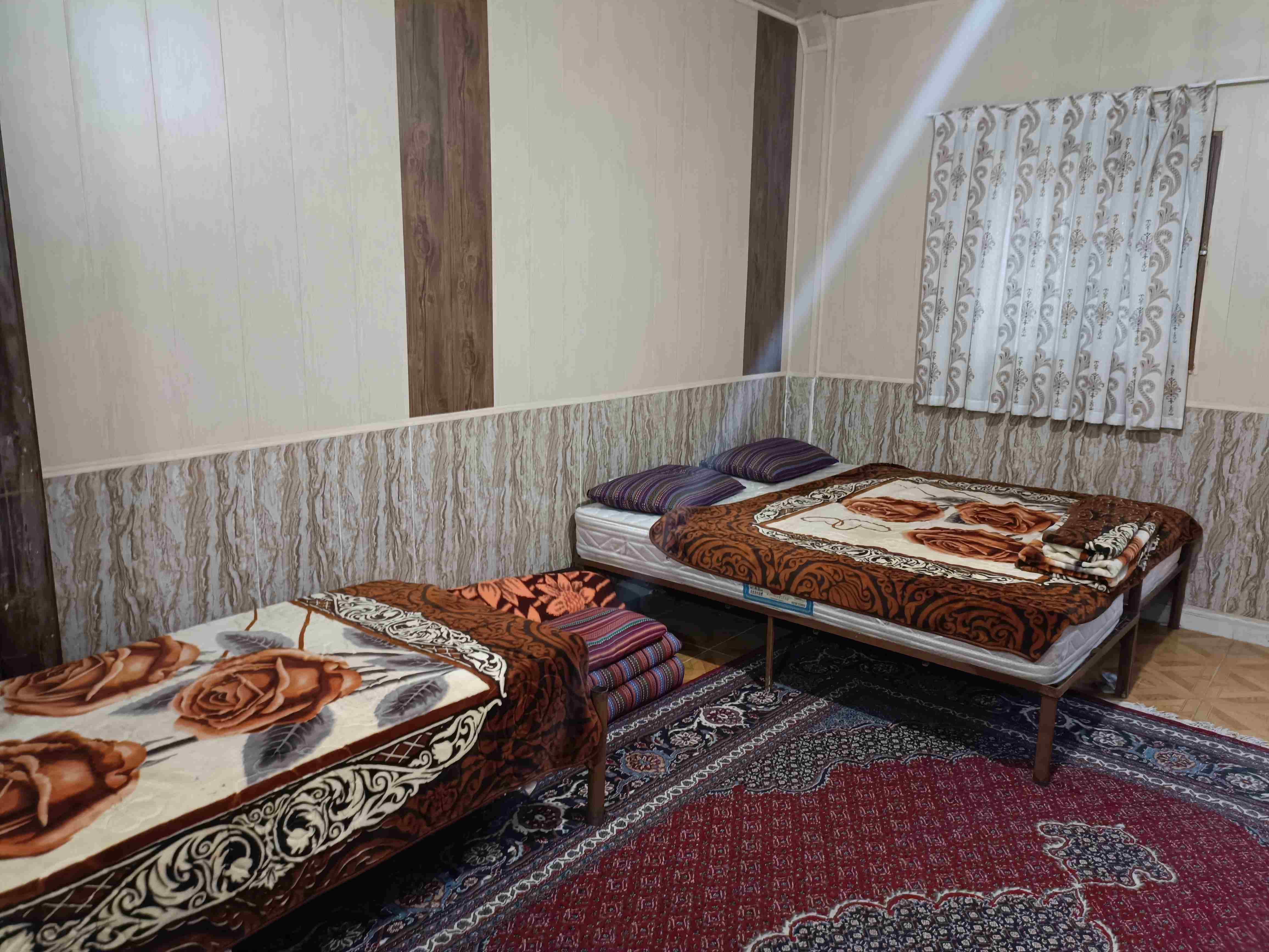 تصویر باغ گلستان