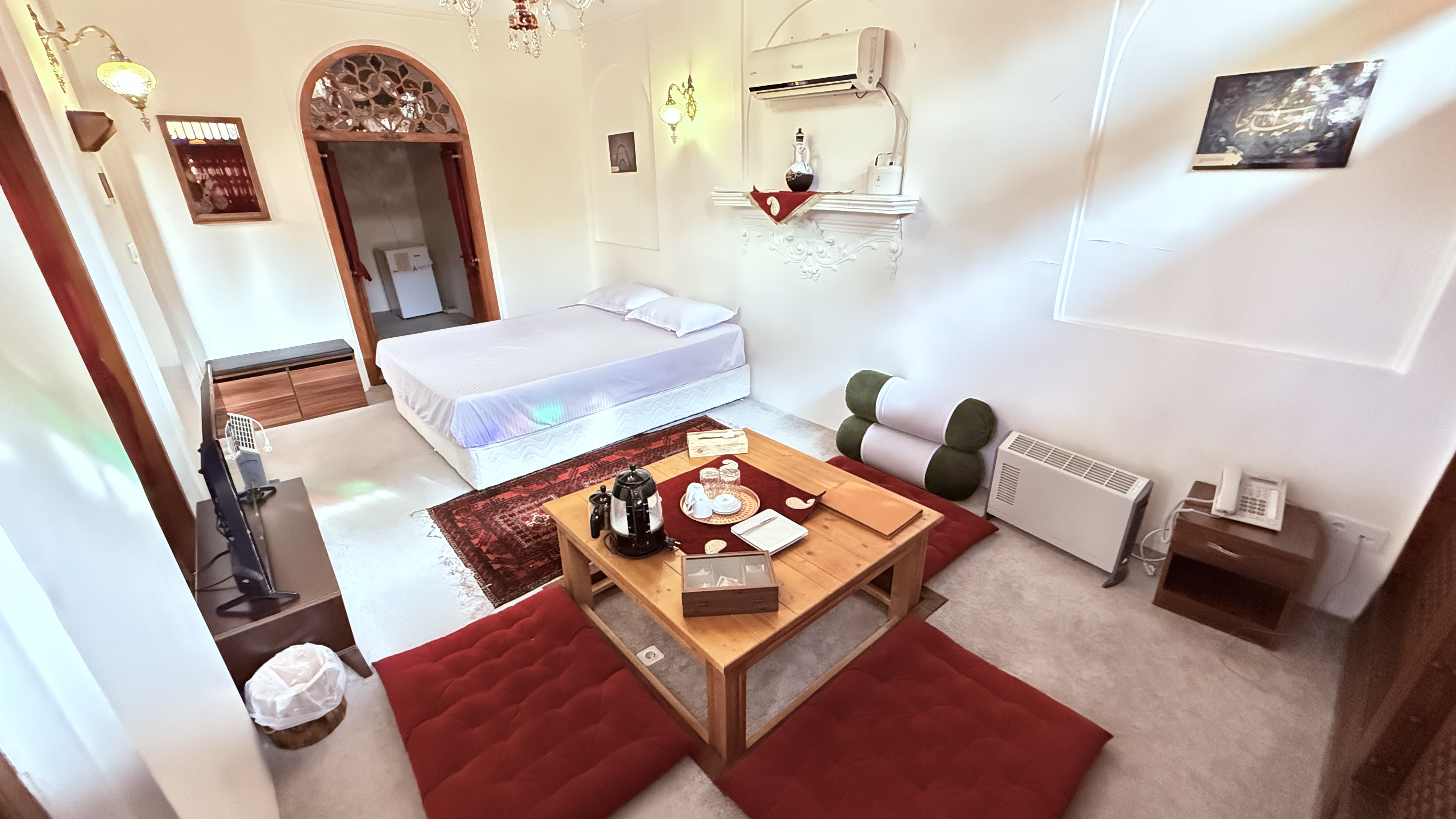 تصویر هتل عمارت بهروزی، اتاق سه تخته علی اکبر دهخدا 