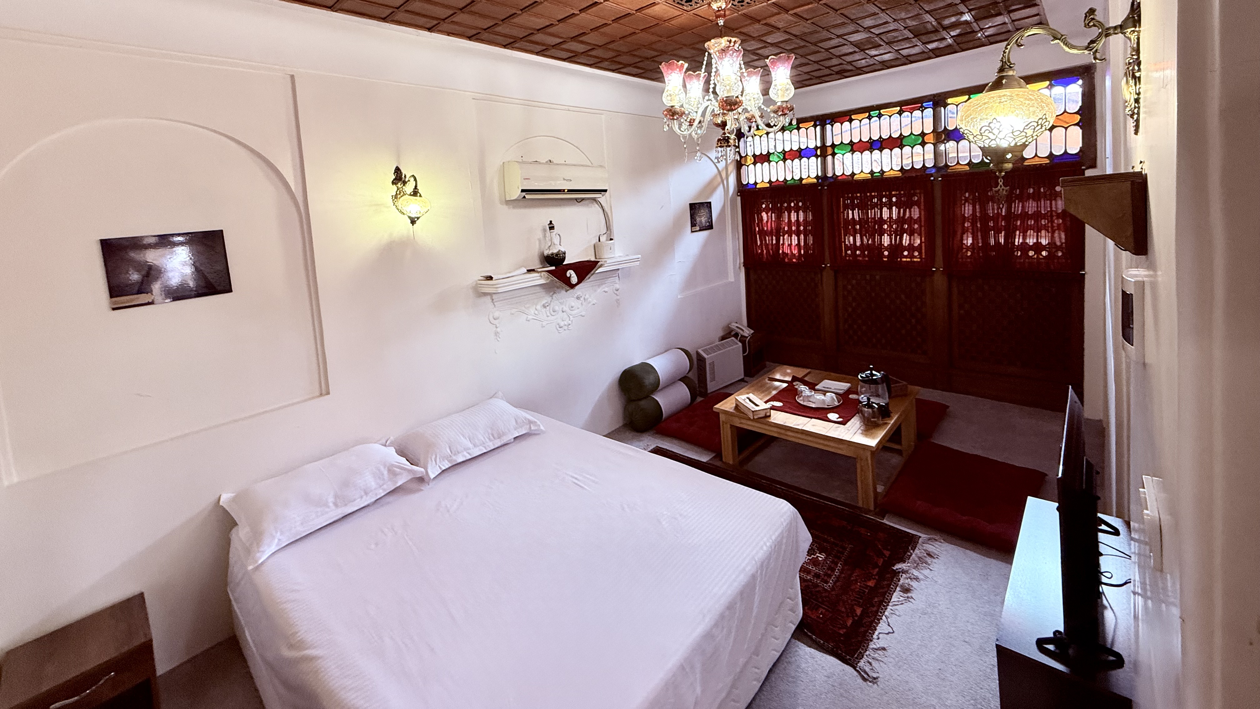 تصویر هتل عمارت بهروزی، اتاق سه تخته علی اکبر دهخدا 