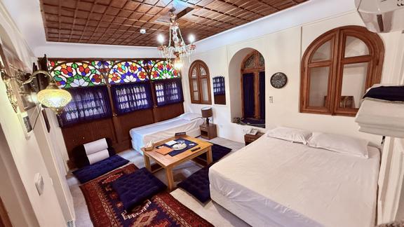 تصویر هتل عمارت بهروزی، اتاق پنج تخته علامه قزوینی