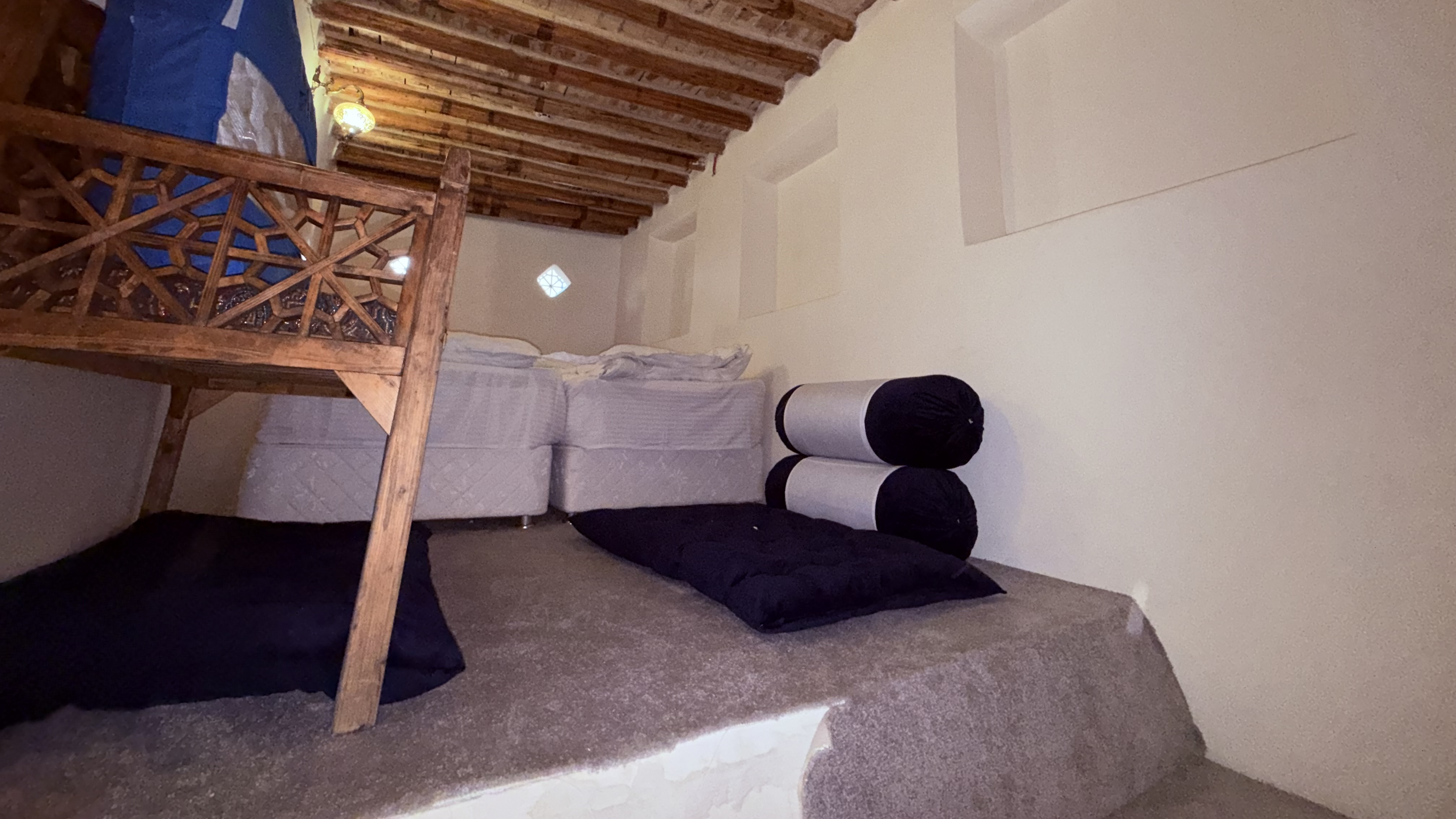 تصویر هتل عمارت بهروزی، اتاق پنج تخته علامه قزوینی