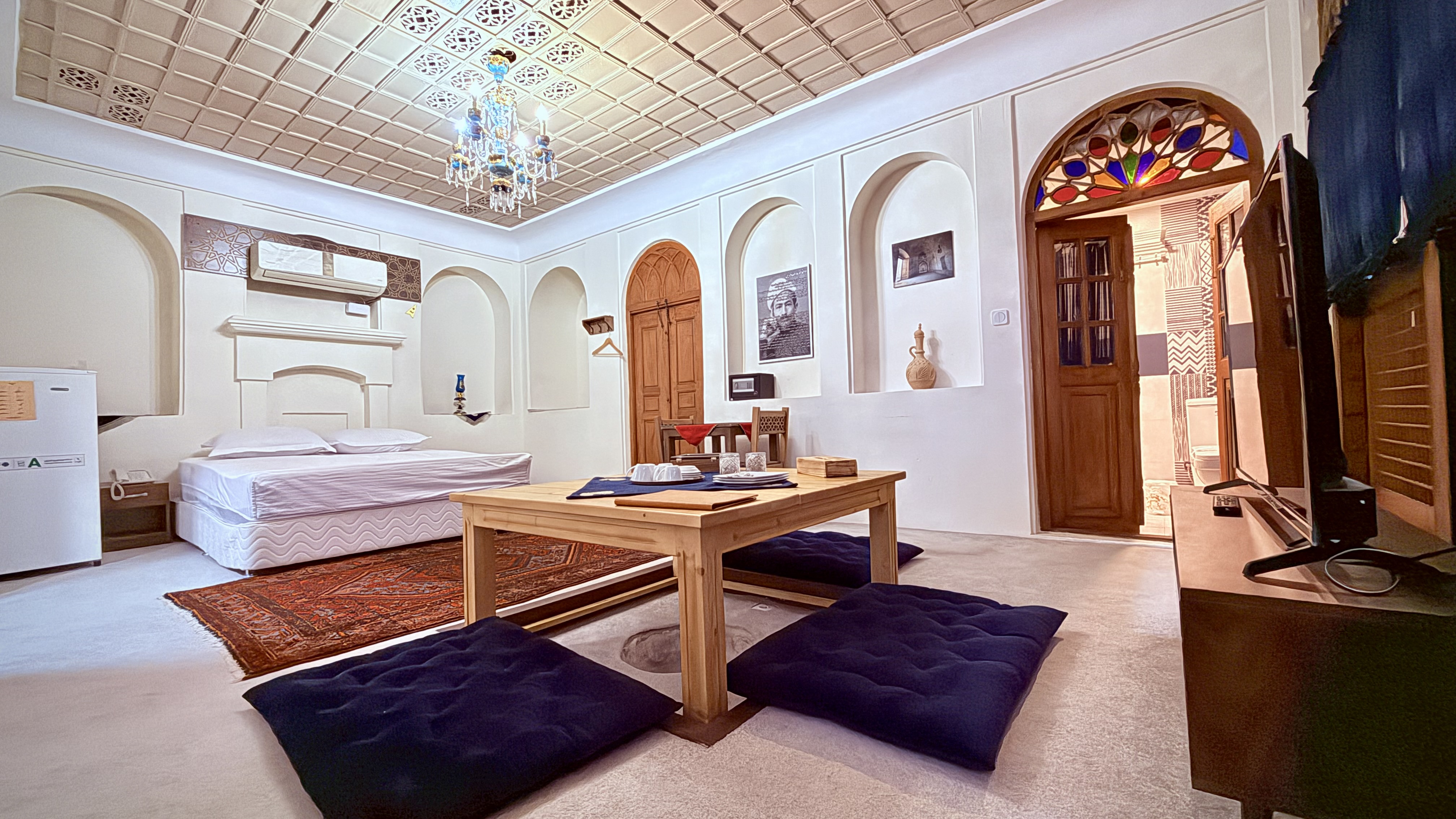 تصویر هتل عمارت بهروزی، اتاق شش تخته عارف قزوینی 